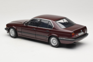 BMW 730i E32 Red Metallic Minichamps 1:18 100023001 Метал — снимка 7 от 8