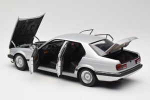 BMW 730i E32 Сребрист Minichamps 1:18 100023000 Метал — снимка 5 от 8