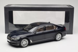 BMW 750Li F02 Imperial Blue Paragon 1:18 80432405586 Метал — снимка 8 от 8