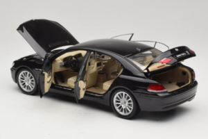 BMW 760Li E66 Individual Черен Kyosho 1:18 08573RB Метал — снимка 5 от 8