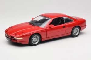 BMW 850Ci E31 Brilliant Red Revell 1:18 8827 Метал