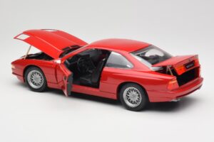 BMW 850Ci E31 Brilliant Red Revell 1:18 8827 Метал — снимка 5 от 8