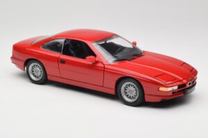 BMW 850Ci E31 Brilliant Red Revell 1:18 8827 Метал — снимка 6 от 8