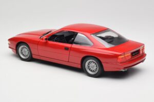 BMW 850Ci E31 Brilliant Red Revell 1:18 8827 Метал — снимка 7 от 8