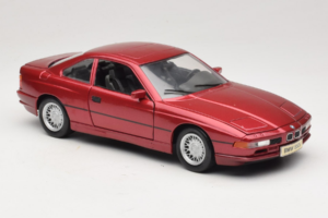 BMW 850i E31 Червен Tchibo 1:18 36157 Метал — снимка 6 от 8