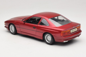 BMW 850i E31 Червен Tchibo 1:18 36157 Метал — снимка 7 от 8