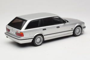 BMW Alpina B10 E34 4.6 Touring Сребрист MCG 1:18 MCG18332MCW Метал — снимка 2 от 6