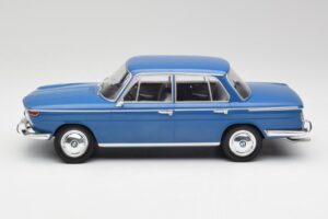 BMW 2000 Tilux E120 Caribe Син MCG 1:18 MCG18291 Метал — снимка 3 от 6