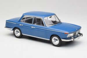 BMW 2000 Tilux E120 Caribe Син MCG 1:18 MCG18291 Метал — снимка 4 от 6