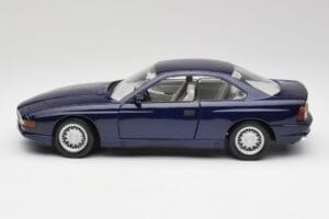 BMW E31 850i Mauritius Син Maisto 1:18 438813100299 Метал — снимка 4 от 8