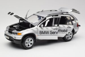 BMW X5 E53 3.0d Service Mobil Kyosho 1:18 80430305646 Метал — снимка 2 от 8