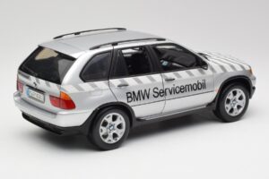 BMW X5 E53 3.0d Service Mobil Kyosho 1:18 80430305646 Метал — снимка 3 от 8