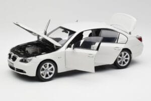 BMW E60 545i Alpine Бял Kyosho 1:18 08591W Метал — снимка 2 от 8