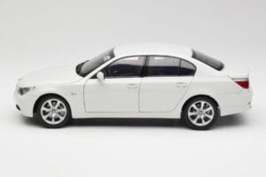 BMW E60 545i Alpine Бял Kyosho 1:18 08591W Метал — снимка 4 от 8