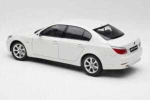 BMW E60 545i Alpine Бял Kyosho 1:18 08591W Метал — снимка 7 от 8