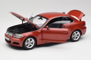 BMW 1 E82 Coupe Оранжев Kyosho 1:18 80430427064 Метал — снимка 2 от 8