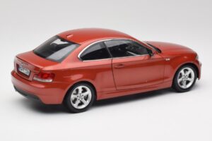 BMW 1 E82 Coupe Оранжев Kyosho 1:18 80430427064 Метал — снимка 3 от 8