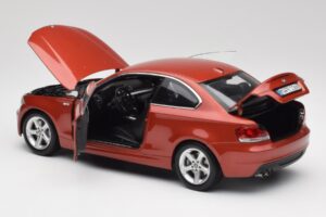 BMW 1 E82 Coupe Оранжев Kyosho 1:18 80430427064 Метал — снимка 5 от 8