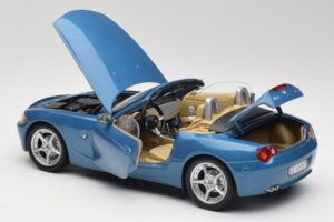 BMW Z4 E85 Maldives Blue Bburago 1:18 34046BLUE Метал — снимка 5 от 8