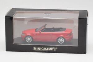BMW Серия 1 E88 Кабриолет Карминово Червено Minichamps 1:43 431026230 Метал — снимка 4 от 5