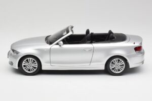 BMW 135i E88 Кабриолет Titan Сребрист Kyosho 1:18 80430427021 Метал — снимка 4 от 8