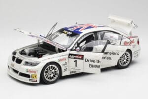 BMW E90 320si #1 A. Priaulx WTCC Champion 2006 Kyosho 1:18 80430429067 Метал — снимка 2 от 8