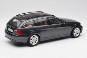 BMW 330i E91 Touring Тъмносив Kyosho 1:18 80430394360 Метал — снимка 3 от 8