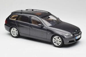 BMW 330i E91 Touring Тъмносив Kyosho 1:18 80430394360 Метал — снимка 6 от 8