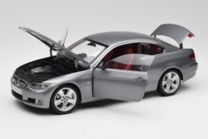BMW 330i E92 Coupe Сив Металик Kyosho 1:18 80430407220 Метал — снимка 2 от 8