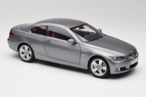 BMW 330i E92 Coupe Сив Металик Kyosho 1:18 80430407220 Метал — снимка 6 от 8