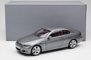 BMW 330i E92 Coupe Сив Металик Kyosho 1:18 80430407220 Метал — снимка 8 от 8