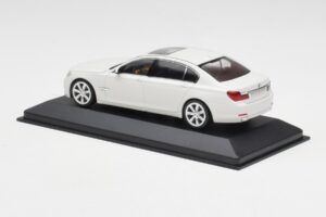 BMW 750Li F02 Бял Minichamps 1:43 80420445201 Метал — снимка 3 от 5