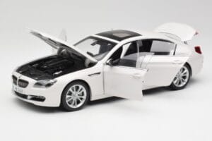 BMW 6 F06 Gran Coupe Mineral Бял Paragon 1:18 80432218741 Метал — снимка 2 от 8
