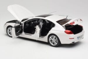 BMW 6 F06 Gran Coupe Mineral Бял Paragon 1:18 80432218741 Метал — снимка 5 от 8