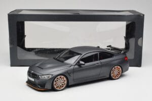 BMW M4 F82 GTS Frozen Сив Minichamps 1:18 80432411555 Метал — снимка 8 от 8