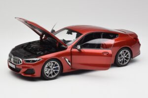 BMW M850i G15 Оранжев Металик Norev 1:18 183285 Метал — снимка 2 от 8