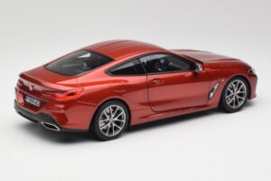 BMW M850i G15 Оранжев Металик Norev 1:18 183285 Метал — снимка 3 от 8