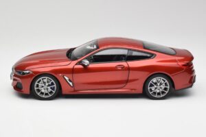 BMW M850i G15 Оранжев Металик Norev 1:18 183285 Метал — снимка 4 от 8