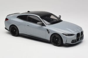 BMW M4 G82 Brooklyn Сив Minichamps 1:18 155020124 Метал — снимка 4 от 6