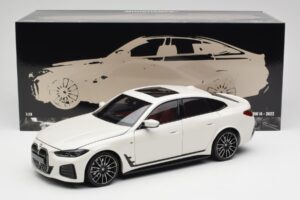 BMW i4 M50 G26 Alpine White Minichamps 1:18 110023011 Метал — снимка 8 от 8