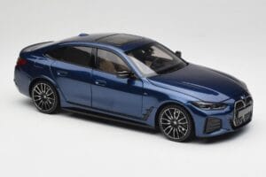 BMW i4 M50 G26 Portimao Blue Minichamps 1:18 110023012 Метал — снимка 6 от 8