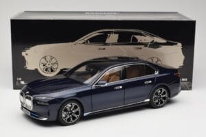 BMW i7 G70 Blue Metallic Minichamps 1:18 110023202 Метал — снимка 8 от 8