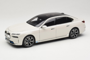 BMW i7 G70 White Metallic Minichamps 1:18 110023200 Метал