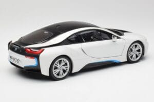 BMW i8 Crystal Бял Paragon 1:18 80432336841 Метал — снимка 3 от 8