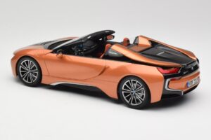 BMW i8 Roadster E-Мед Minichamps 1:18 80432454784 Метал — снимка 5 от 6