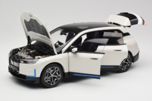 BMW iX Alpine White Minichamps 1:18 110023102 Метал — снимка 2 от 8