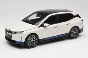 BMW iX Alpine White Minichamps 1:18 110023102 Метал