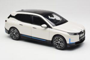 BMW iX Alpine White Minichamps 1:18 110023102 Метал — снимка 6 от 8