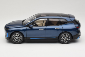 BMW iX Blue Metallic Minichamps 1:18 110023100 Метал — снимка 4 от 8