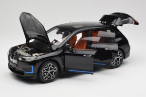 BMW iX Sapphire Black Minichamps 1:18 110023101 Метал — снимка 2 от 8